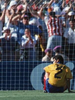 O zagueiro que foi assassinado por causa do gol contra na Copa do&nbsp;Mundo