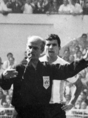 A Criação do Cartão Vermelho no Futebol Aconteceu Graças à Um Jogador Argentino na Copa de&nbsp;1966
